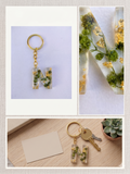 Handmade Resin Letter Keychain – Green Dried Flowers with Gold-Tone Foil | Custom Initial A-Z